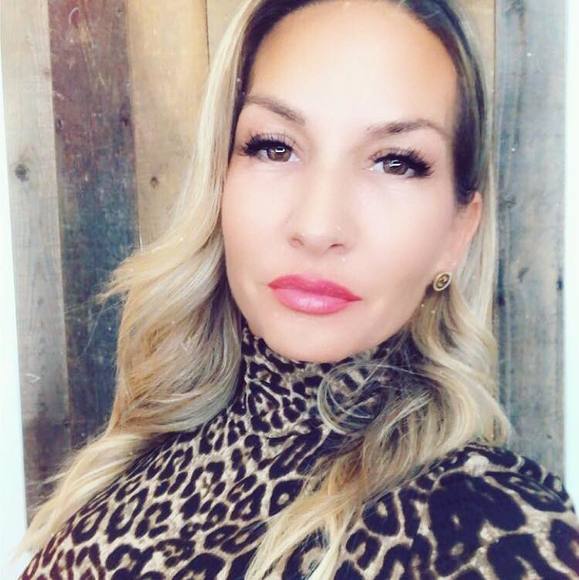 Meet your Posher, Cynthia - Picture 1 of 1